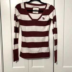 Abercrombie and Fitch long sleeve maroon and white fitted top X small